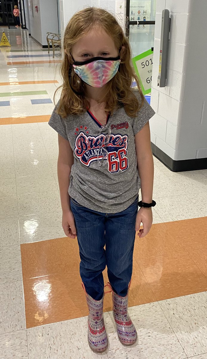 lwesprincipal's tweet photo. Today was @Braves day at the LWE! Our #lwesgators love cheering on our home team in the post season!! @FultonZone7 https://t.co/htPcDe3svJ