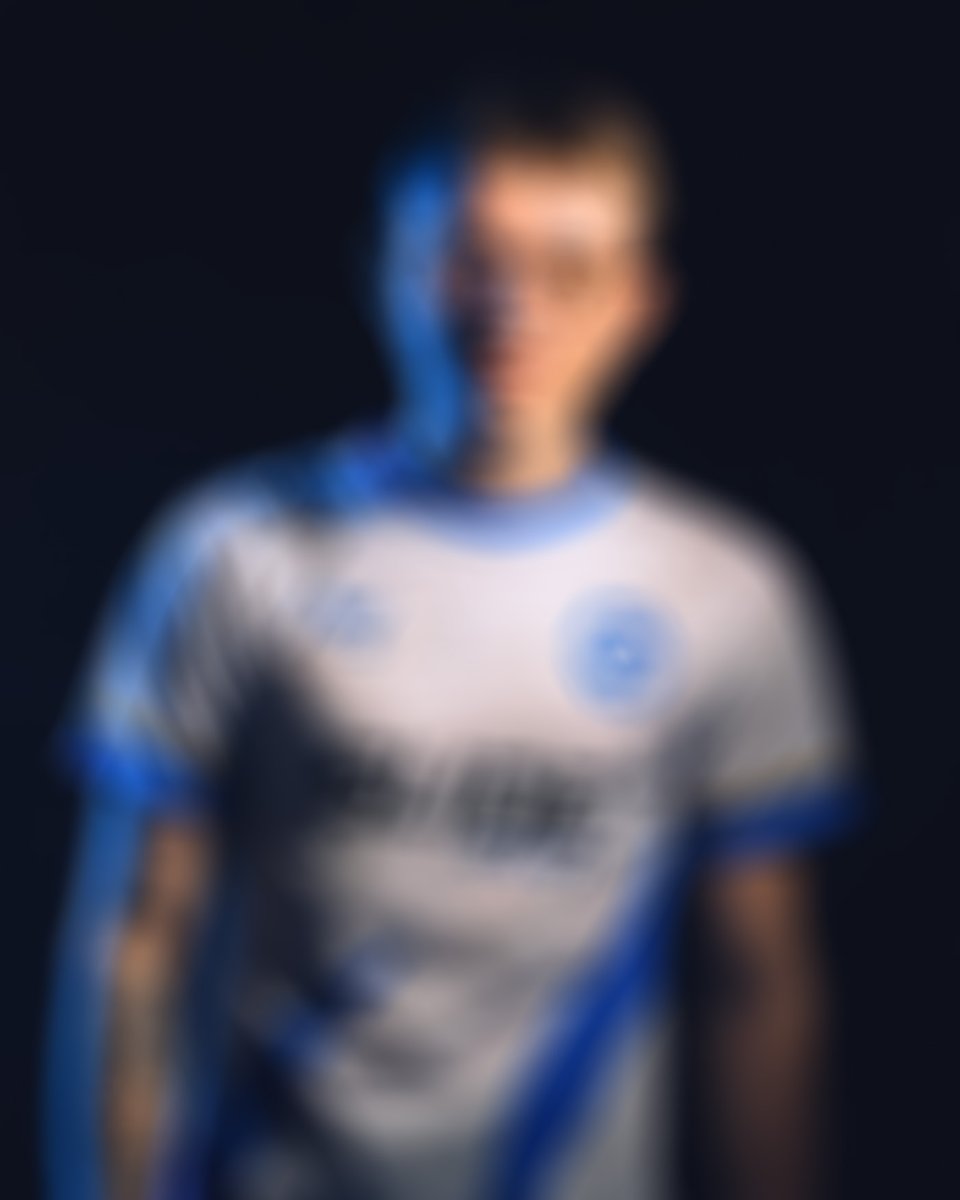 Slide_Esport's tweet image. Bonjour. Annonce à 18h00. ⏳