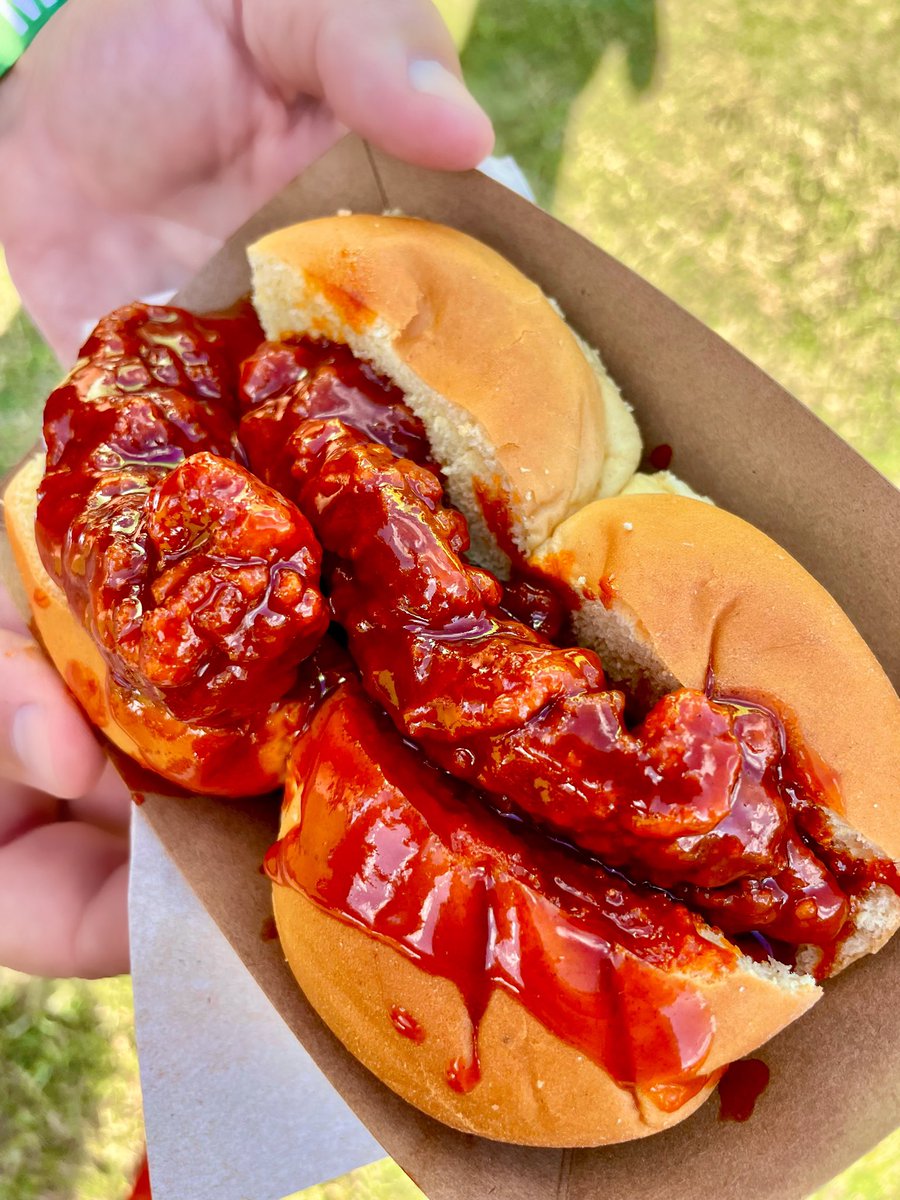 edibleaustin's tweet photo. We had SO much amazing food at @ACLeats Rocked so many local places @BlendersBowls #goodpops @SkullCakebones #supportlocal #ACL2021 #ACLFest2021 https://t.co/PYhUH4przQ