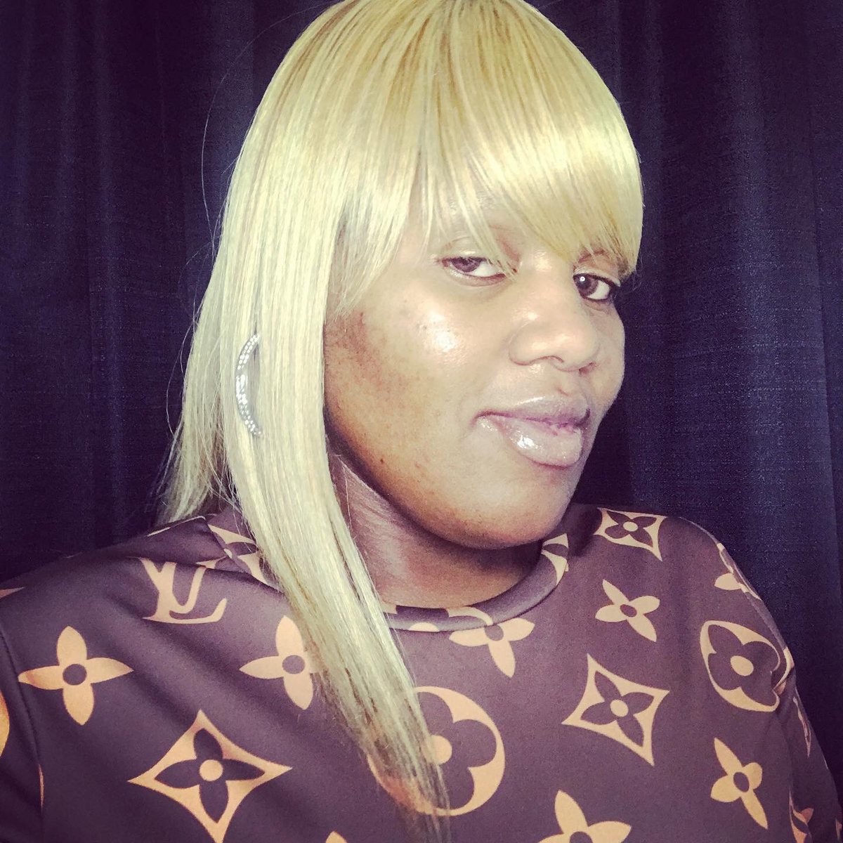 DaHustlerMez's tweet photo. Hey #Mezzies watch #MesmerizeMondays #BlondeBombShell #MesmerizeEnterprise #AllNaturalMez #Like #Follow #Vlogger #Subscribe #VlogLife #HolidaySeason Mesmerize GIVEAWAYS start 1st week of Nov2021 MUST BE SUBSCRIBER ON MY #YouTubeChannel 2WIN🎉🥳
https://t.co/3wb7jTtFWU https://t.co/ZSIAsoK2zc