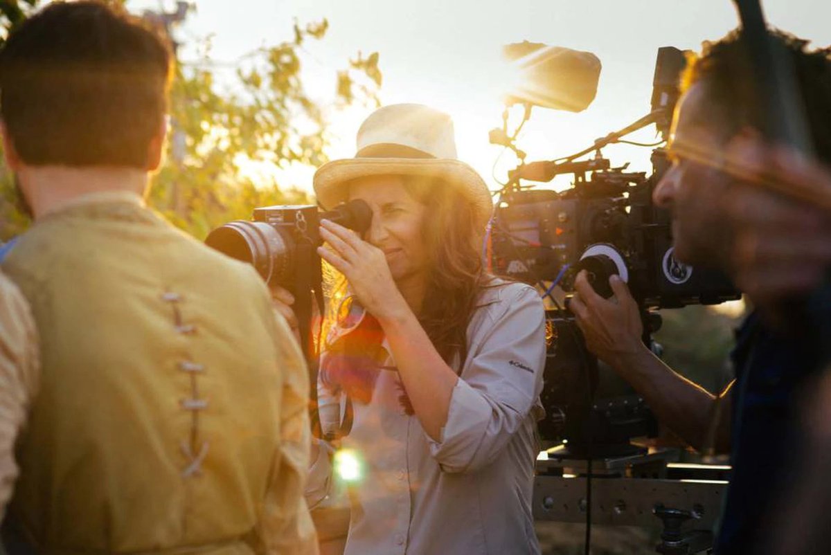 vuelta2017's tweet photo. "Zama", de la directora argentina Lucrecia Martel, fue la merecedora del Goya a la mejor película Iberoamericana, destacándose en el montaje y en la dirección de fotografía. La viste?
#peliculas #roma5 #50HuellasET https://t.co/Uo6Wf4IbDY