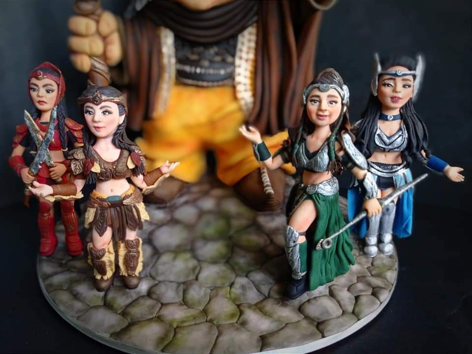 PASARTE, CHEF! Cake artist and certified Encantadik Madelane Lopez Maddagan amazed netizens with her award-winning cake art that depicts the entire figures of Imaw and the Sang’gres. READ MORE FROM OUR BLOG: bit.ly/3lgqD4t