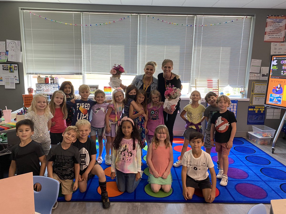 classwithklein's tweet photo. We are so happy to have @KristinTudor_ @kellieraymond_3 lead the way! 💜🎉 #CSEpower https://t.co/AecMLgTg8C