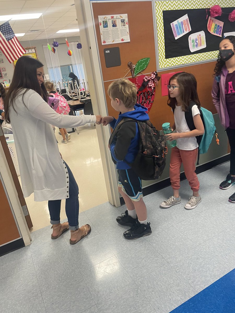 jenvankleef's tweet photo. Elbows? Fist Bump? Hug? Dancing? MES teachers start each day by connecting with kids! #allin #mesjoy @NicoleG_MES @EmilyLoftin4 @ElenaG4thgrade https://t.co/rYxOUZDUVn