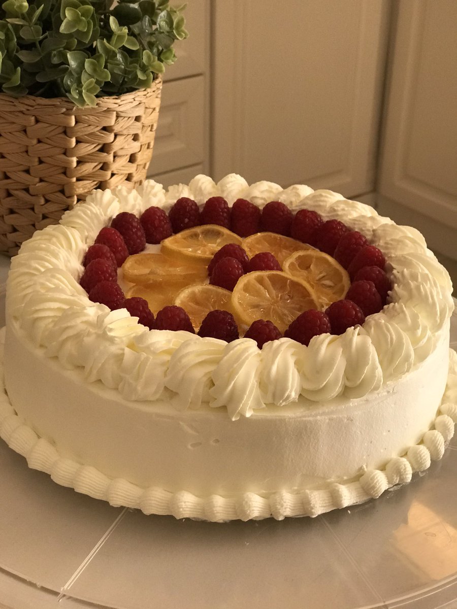 ترندد: طريقه لتزيين الكيك سهله 🎂 borydh.blogspot.com/2021/10/blog-p…