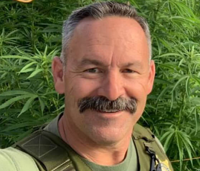 BiancoMustGo's tweet photo. Uh huh... #replacebianco #chadbianco #sheriffbianco #riversidecounty #riversidecountysheriff #busted #noshame #corruptcop https://t.co/Fv5HeXk3Fh