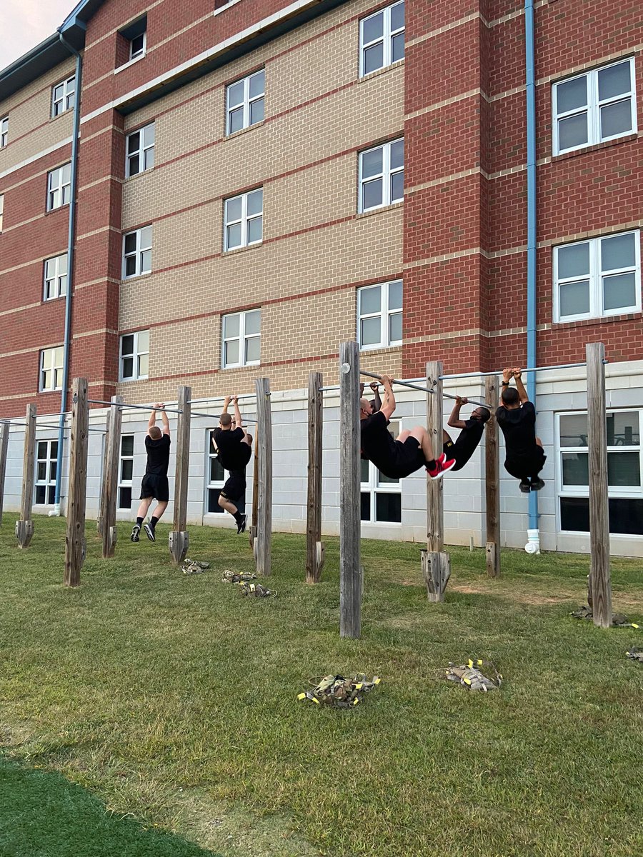 16thCharlie's tweet photo. 🏋️🏋🏽‍♀️
Physical Training… is good for me and good for you! #legtucks #ACFTprep   @59thOrdnanceBDE @16OD_BN @brown_clydea @Workman16ODBN @OrdnanceCSM @CsmDrury https://t.co/sXkMpyucR5