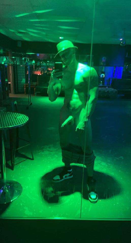 Adonis Lounge tweet media