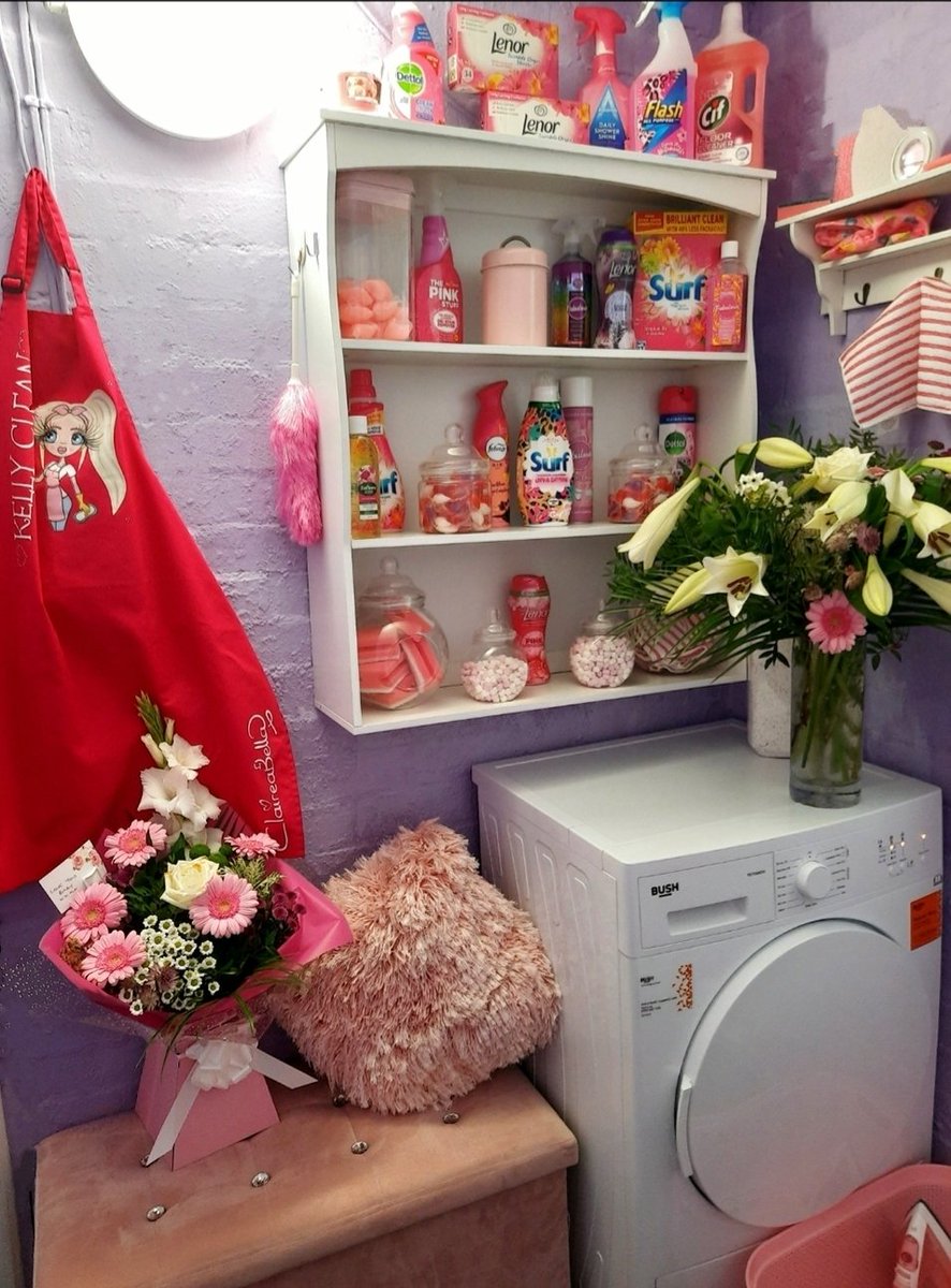 misskellywaite's tweet image. @ClaireaBellaLtd Love my Apron ... goes perfect in my cleaning room 💝🧽🧴🧼🧺💝🌸💗🌼❤🥰🌷 #ObsessiceCompulsiveCleaners #Claireabella #KellyClean
