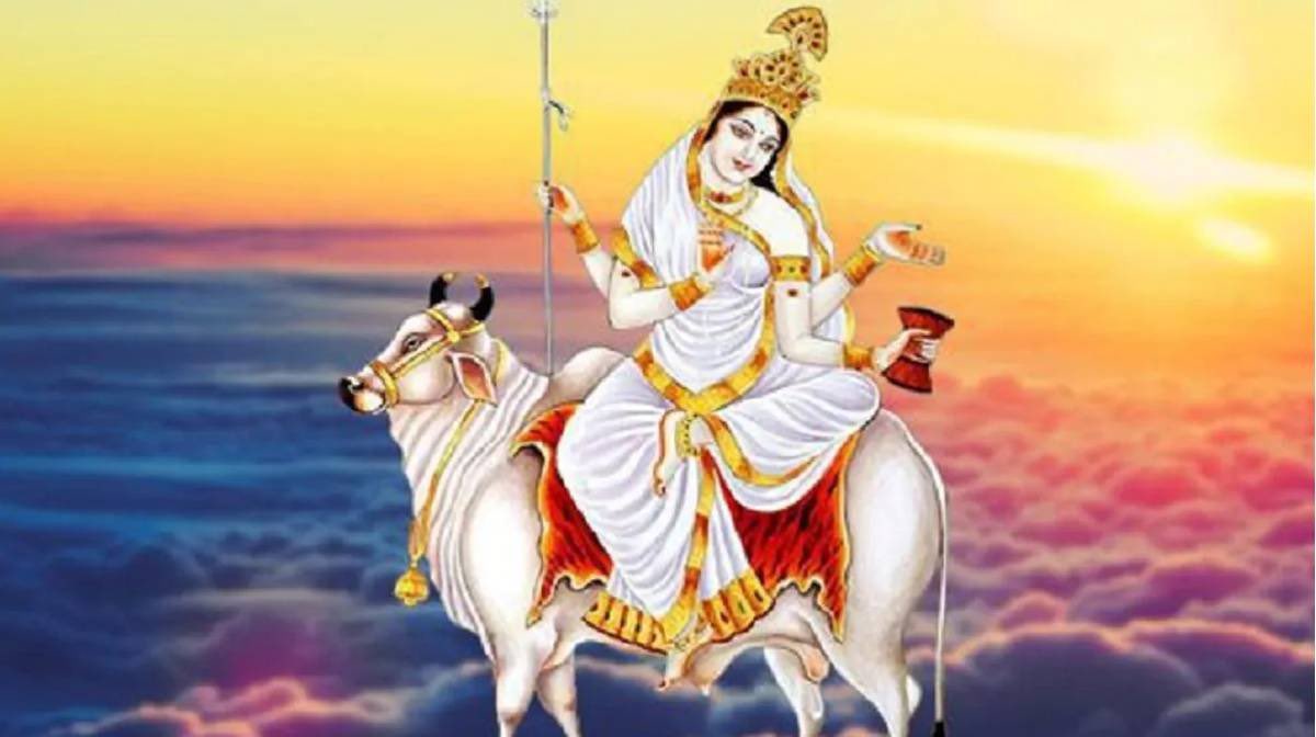 ॐ ऐं ह्रीं क्लीं चामुण्डाय विच्चे ॐ शैलपुत्री देव्यै नम:।