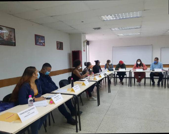 Hoy la Fuerza del Comando de Campaña de Caracas del Gran Polo Patriótico Simón Bolívar sostuvimos una reunión para la activación de estrategias de cara a las megaelecciones. El #21N Caracas gana! #JuntosHacemosMás #JuntosLegislamos 
#SomosCaracas 
#SomosVenezuela <a href="/gestionperfecta/">Carmen Meléndez</a>