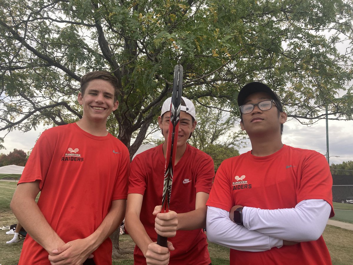 Congrats to these dudes Max and Brian who got third place at Regionals/State Alternates as #2 Doubles even though it was both of their first years of playing tennis. Also, their #1 fan DJ!