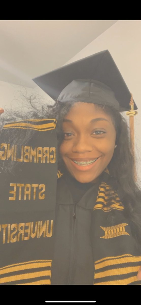 trotter_ali's tweet photo. Graduation loading . December 17th wya🖤💛 https://t.co/84OziD2HLK