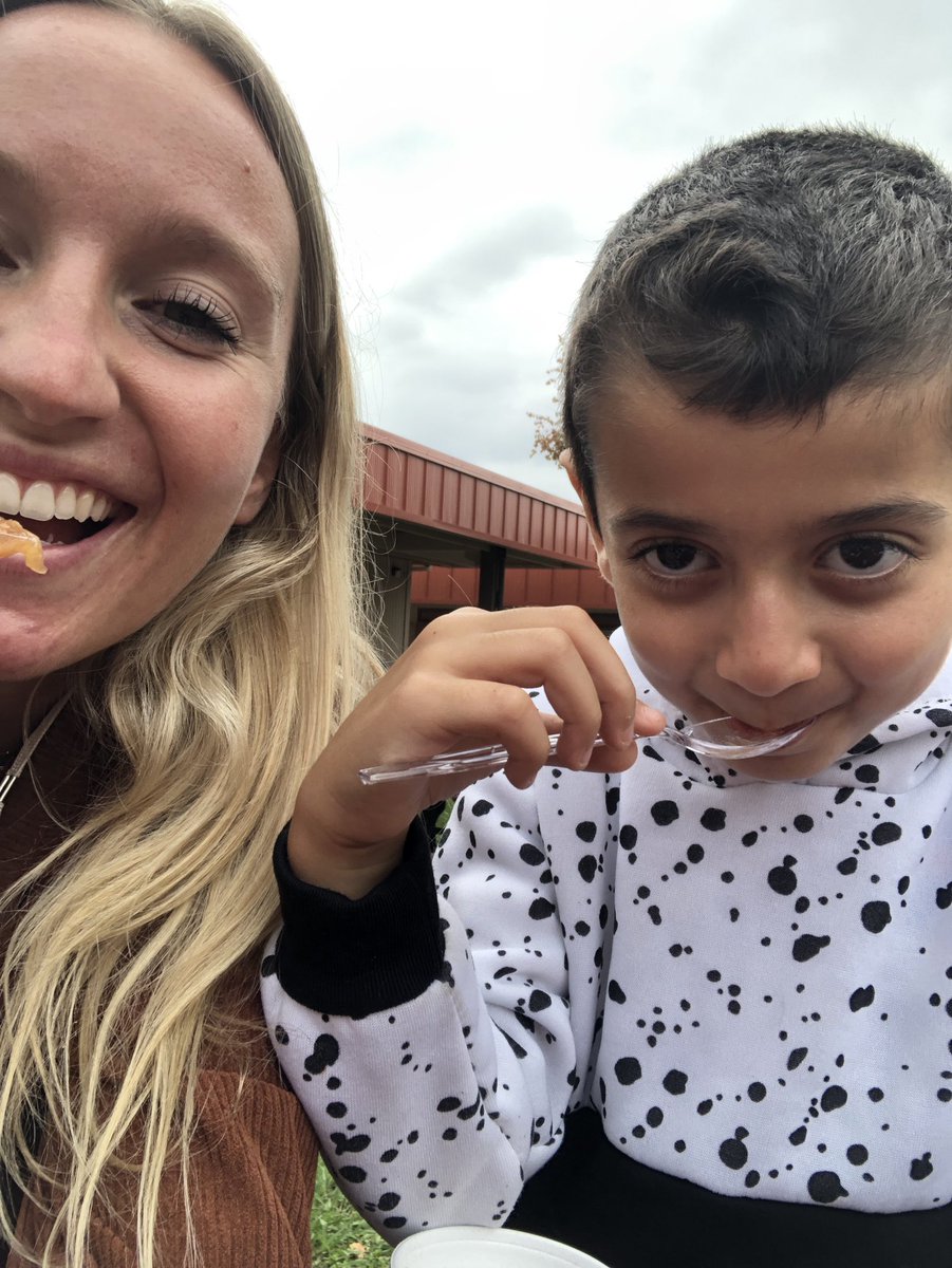 mrs_byaghi's tweet photo. Wrapping up our Apple Unit with Homemade Applesauce🍎🍏 VG Kinders can label all the parts of an apple, identify the apples by there different colors/flavors, and compare them to other fruits!  #riasec #convectional @LinzFeliberty @bautistat27 @CajonValleyUSD @VistaGrandeCV https://t.co/VfE7wvaImo