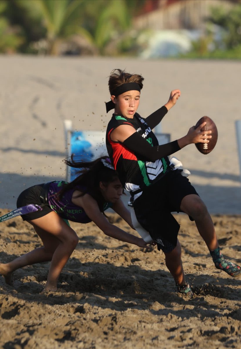 ¡Emociona tochito de playa! 🏈

En su primer día de competencias, la disciplina lució en su modalidad mixta de 5️⃣ vs. 5️⃣ en el marco del 1er Festival Deportivo de Mar y Playa 2021, que se lleva a cabo en #Acapulco, Guerrero. 🏖️🙌

🔹️Compiten 6️⃣0️⃣ atletas.