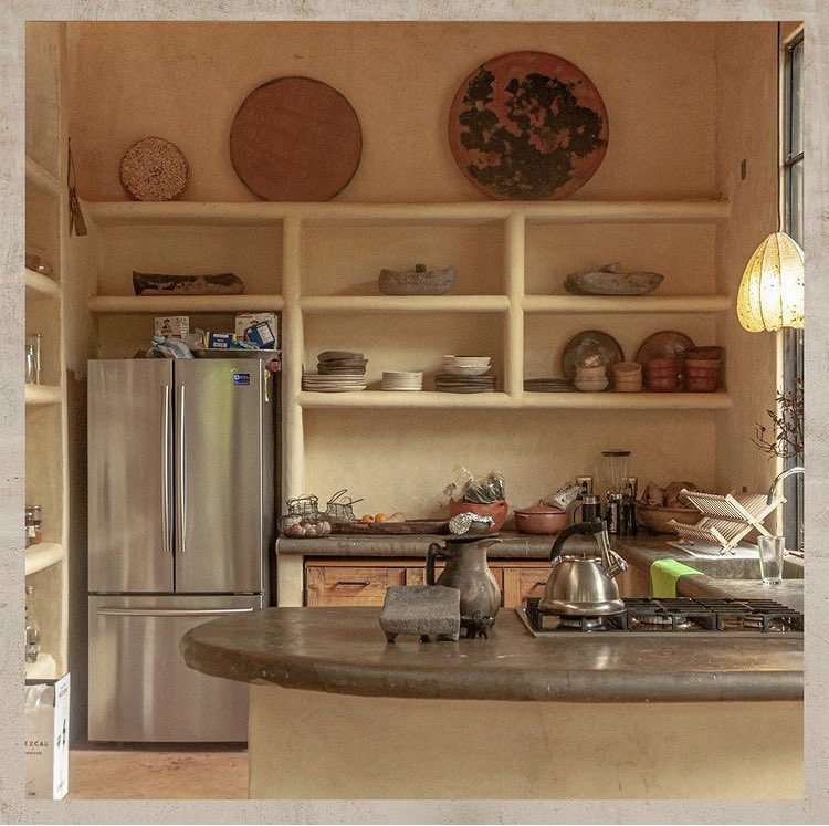 cesabedecal's tweet photo. La cocina de "La Casa del Huerto", así son sus acabados finos de Cal de Alta Pureza.

#LaCalUne https://t.co/oKlr5ANUg0