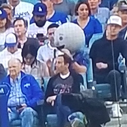 Jcgreen_14's tweet photo. How did he get this through security and what is it?? #wtf #dodgers @Dodgers https://t.co/EhGYOdNmaJ