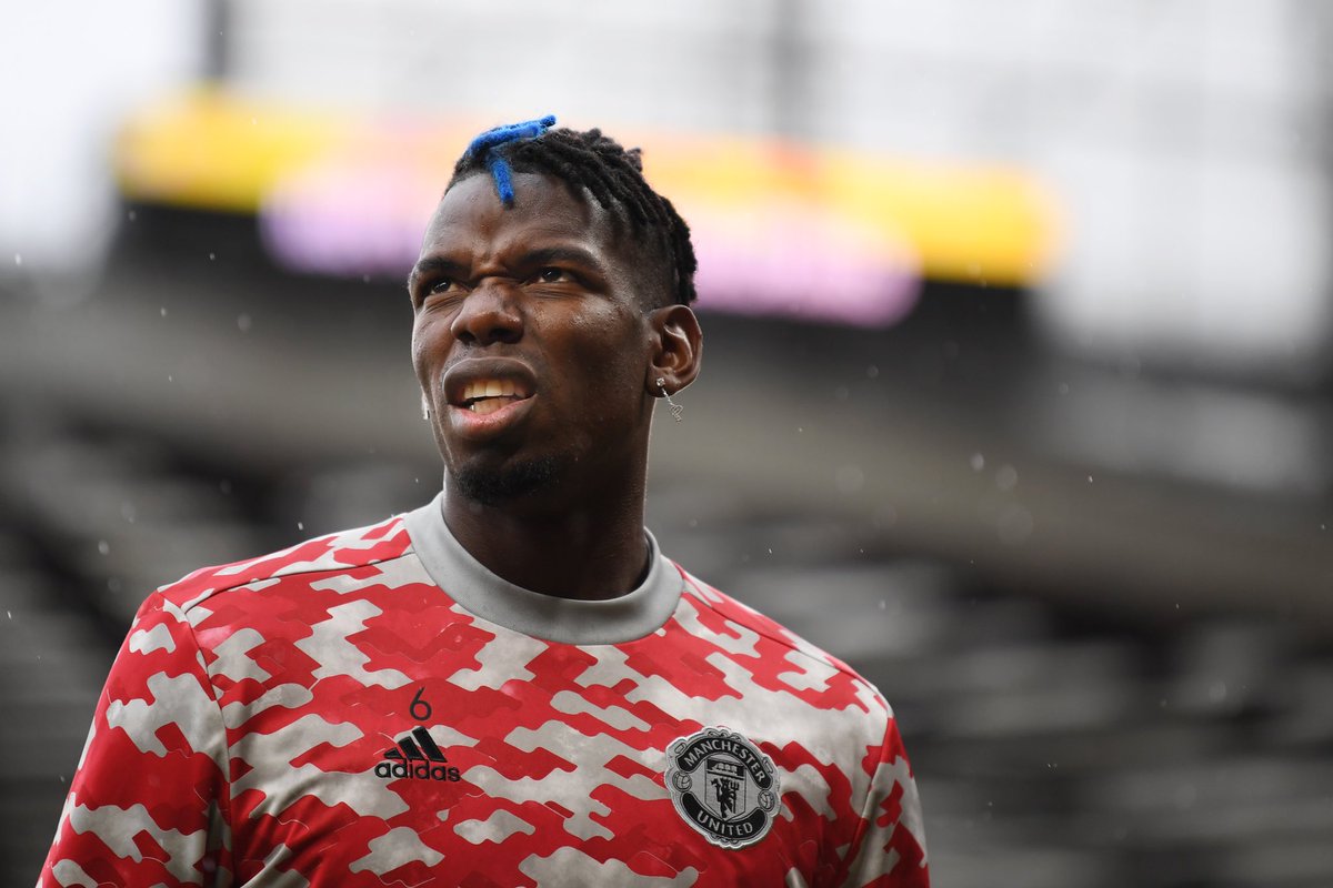 FabrizioRomano's tweet photo. Paul Pogba has a contract extension proposal on the table from Manchester United since last July. Long-term new deal and increased salary. 🔴 #MUFC

…but there’s NO final answer yet from Pogba side and his agent Raiola. Man Utd are waiting for his decision - pushing for months. https://t.co/q3rWnOKd92