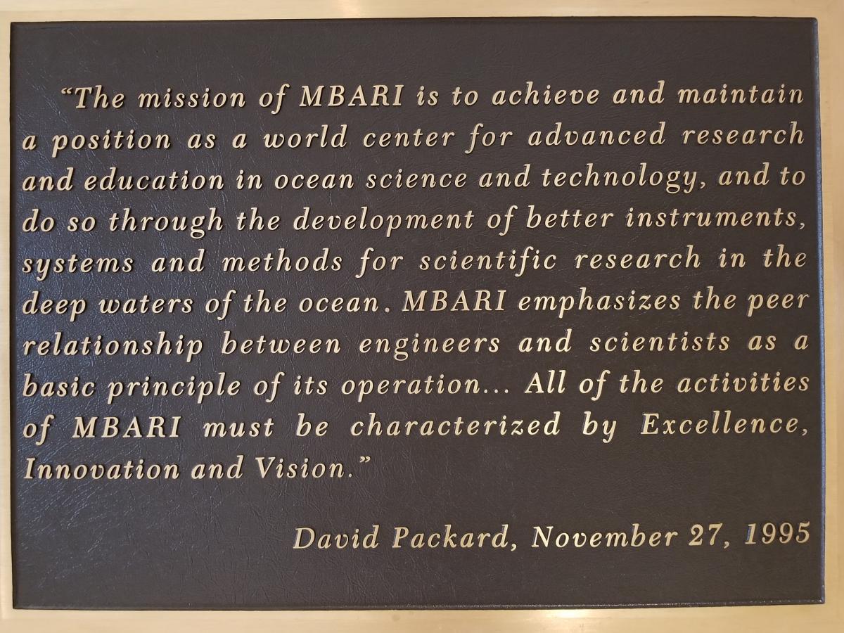 KakaniKatija's tweet photo. 3/ @MBARI_News was founded by #DavidPackard (of @HP) to do something different - develop systems and methods to study the #ocean through a "peer relationship between engineers and scientists." More details can be found in this doc: https://t.co/A1QSaJF0DR. https://t.co/BxJfF9Yjra