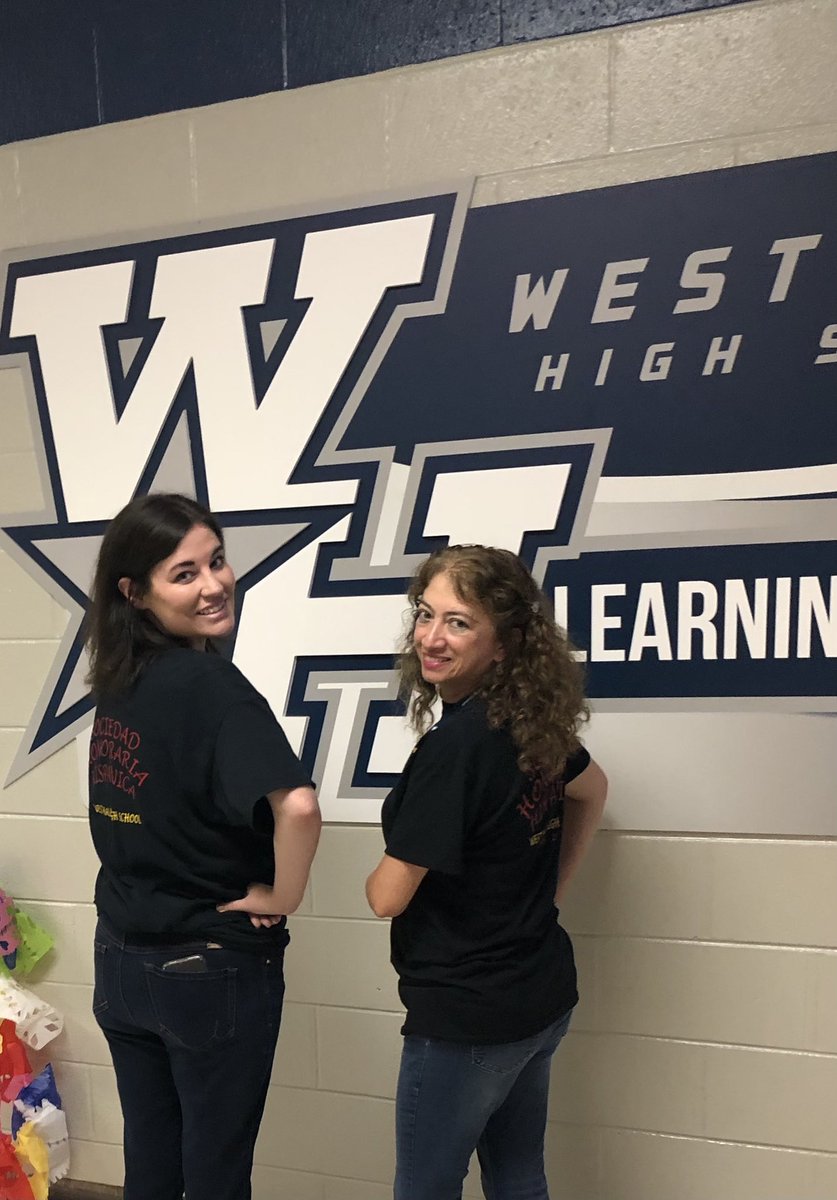 Whhs_SpanishRC's tweet photo. Spirit Week! Squad team! #todayinsparta @WH_Spartans https://t.co/44y33zuLIc