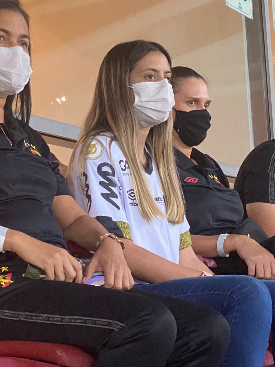 🔴⚫️🦁| Camila Florentin, a filha do técnico Gustavo Florentin, acompanhou o jogo de hoje do <a href="/sportrecife/">Sport Club do Recife</a> diante do Juventude na Arena.