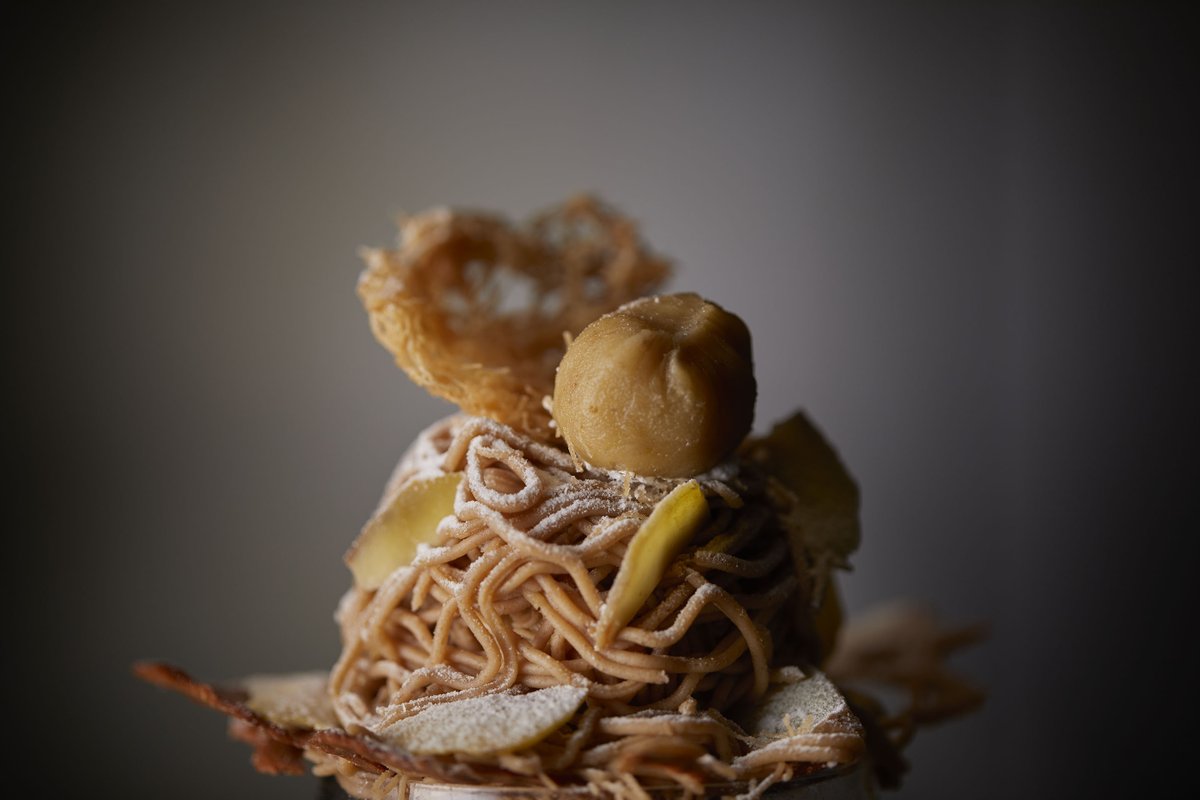 Patisserie Asako Iwayanagi على تويتر パルフェビジュー モンブラン 栗きんとんや和栗モンブランクリーム 栗ジェラートなど 重くなりがちな栗づくしのパーツをエアリーに仕上げました アクセントに青柚子を所々にきかせ 柚子寒天や ゆべし フリーズ