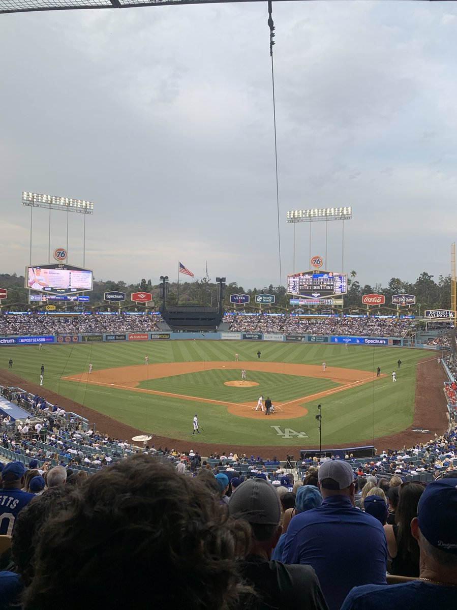 cecilopez26_'s tweet photo. Feels good to be back at a Dodger game https://t.co/tzOHSxdlFT