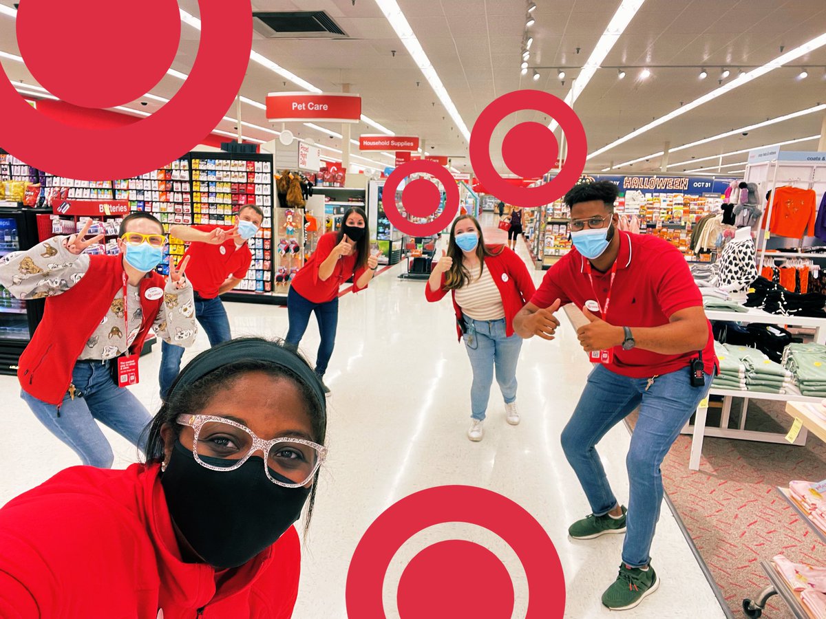 GoForAlice's tweet image. Had so much fun hosting and talking team with @Le_Hulett @emily_lindaaaa and @ShopTheBullseye today! All of you make it easy to #worksomewhereyoulove in #G196. #R100Cares