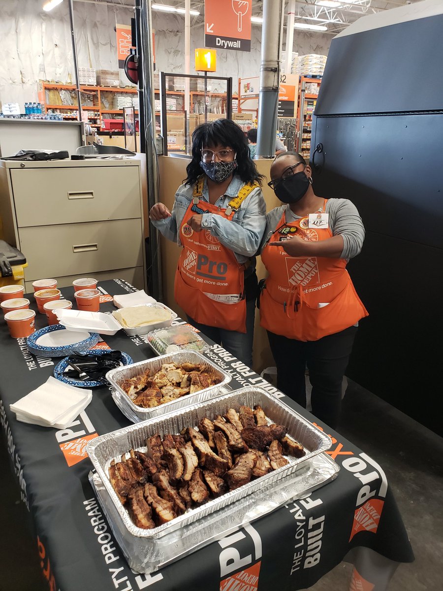 Bernade80165943's tweet photo. Today our Team was appreciated with our Glidden Rep Mike Anton four all our hard https://t.co/XMhjgKuM4q Team. https://t.co/scqjvFOSNf