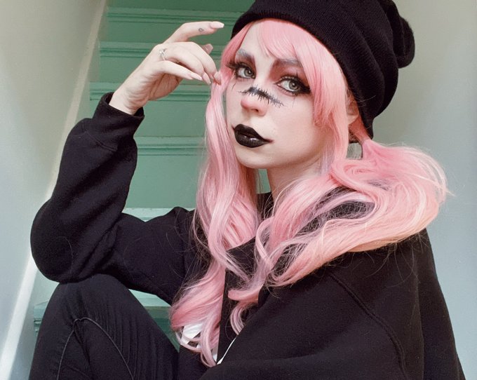 didn&rsquo;t want 2 be me today so I&rsquo;m @leduhhh instead https://t.co/5PEoMB6VFk<a class="tags" href="/tag/leduhhh">@leduhhh</a>