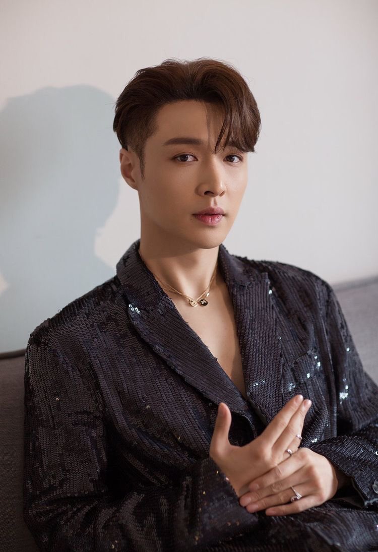 SMent_EXO's tweet photo. HAPPY BIRTHDAY ZHANG YIXING https://t.co/2iAR0hYytr