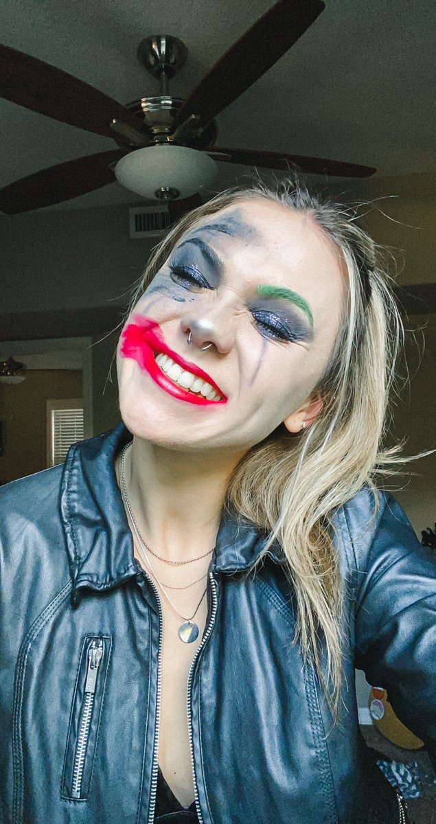 Slightly obsessed with Halloween makeup🤪🃏