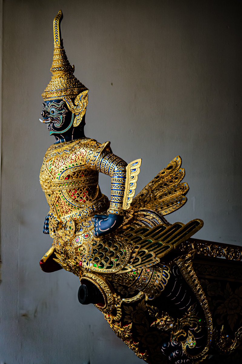 Avatar_Tears's tweet photo. Demon who consumes the wind Barge #eos70d #camera #traveler #travel #unseen #perfectcolor #thaipattern #photography #architecture #barge #garuda #เรืออสูรวายุภักษ์ #photographer #culture #carve #carvewood #ท่องเที่ยวไทย #เที่ยวทั่วไทย #thaiart #artwork #hardword #demon #giant https://t.co/0BQeMcmvTT