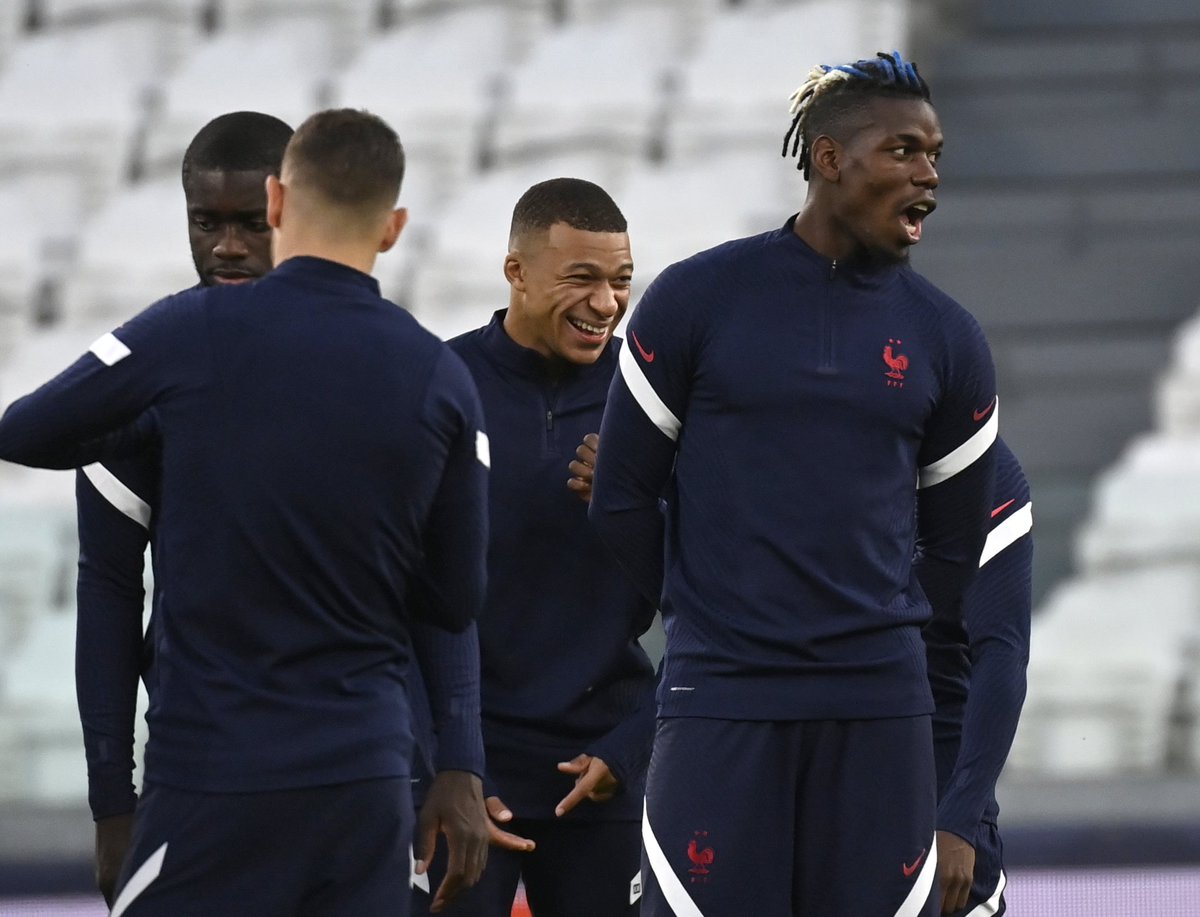 Paul Pogba 'makes Man United contract decision' and is reportedly telling friends what he wants to do #mufc 
manchestereveningnews.co.uk/sport/football…