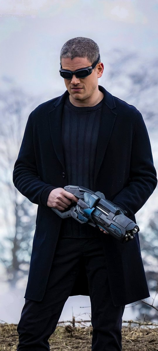 ScarletSpeeds16's tweet photo. Wentworth Miller to Return as Captain Cold in 100th Episode 🖤

#LegendsOfTomorrow #Lot100 #WentworthMiller #LegendsSeason7 
#captaincold #Arrowverse https://t.co/ixsSVcDEO6
