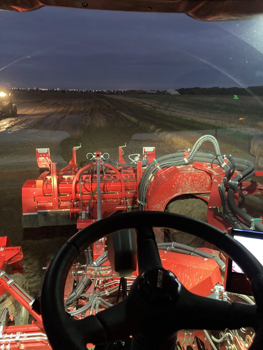 Tom Mordue (@mordue16) on Twitter photo Another day another demonstration 😍 The <a href="/GrimmeUK/">GRIMME UK Ltd</a> Varitron 270 doing a good job in some wet conditions! Another day another demonstration 😍 The <a href="/GrimmeUK/">GRIMME UK Ltd</a> Varitron 270 doing a good job in some wet conditions!