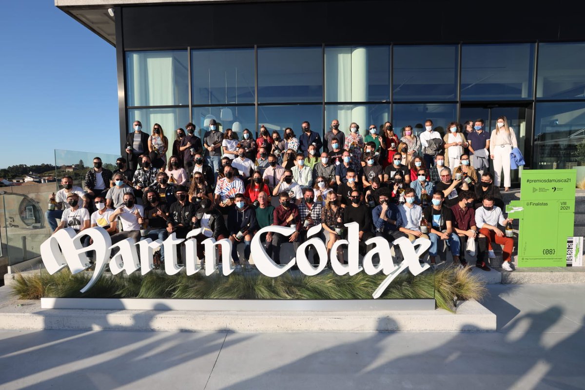 depo_es's tweet image. 🎶 Por fin coñecemos as e os finalistas dos #PremiosDaMúsica21 @prmartincodax! Asistimos ao anuncio con @vickyalonsomdez e o 27 de outubro coñeceremos os proxectos gañadores na gala que se celebrará no Pazo da Cultura de @Pontevedrate. Sorte! 👏💜

#AviventaCultura