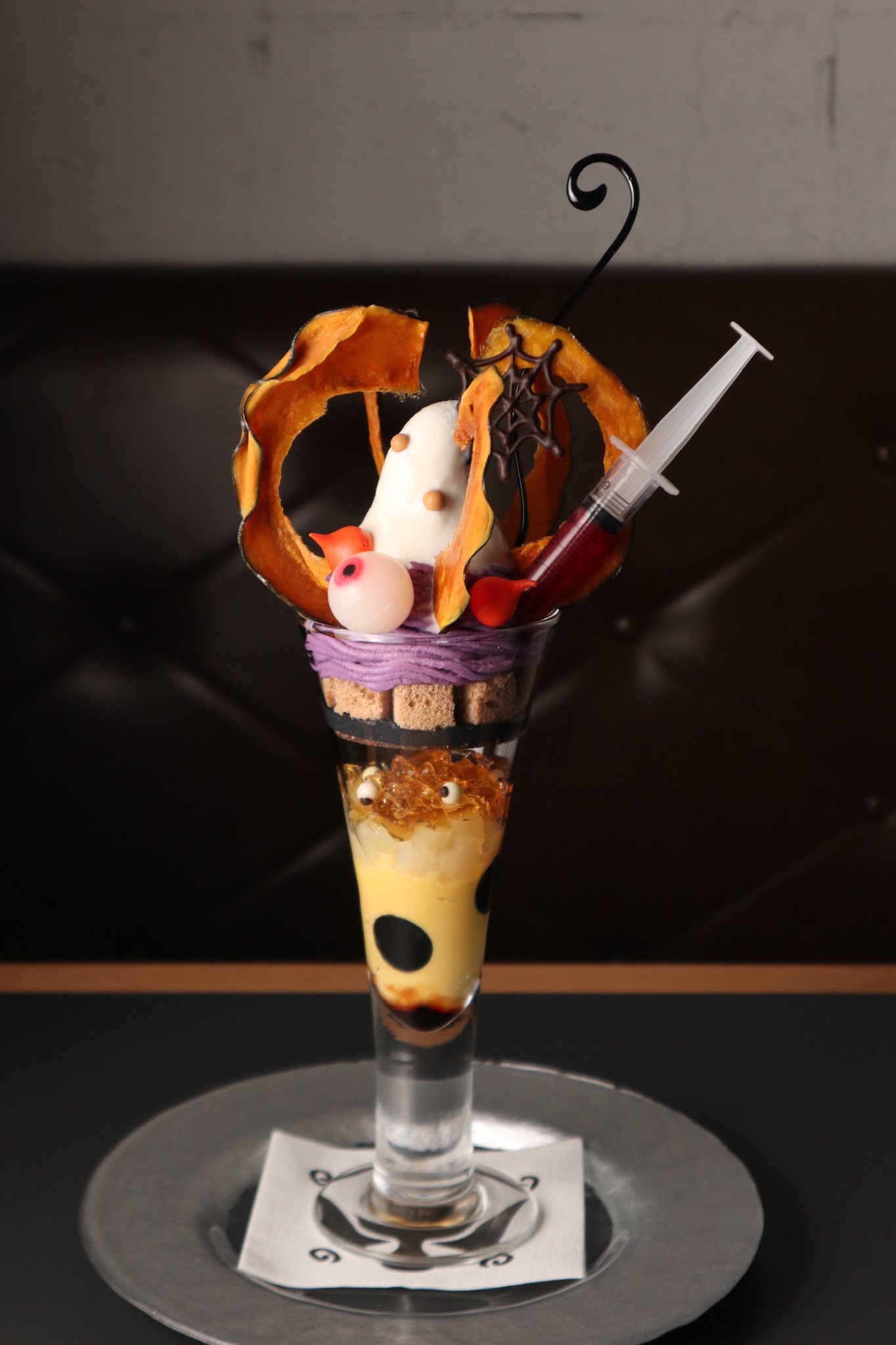 夜パフェ専門店bel 東京3店舗 池袋 夜パフェ専門店 モモブクロ 南瓜のパフェ ｈａｌｌｏｗｅｅｎ編 おどろおどろしくも可愛い 南瓜パフェ を 見て 食べて お楽しみ下さい 明日 10 8スタートです T Co Ld1dywuejq Twitter