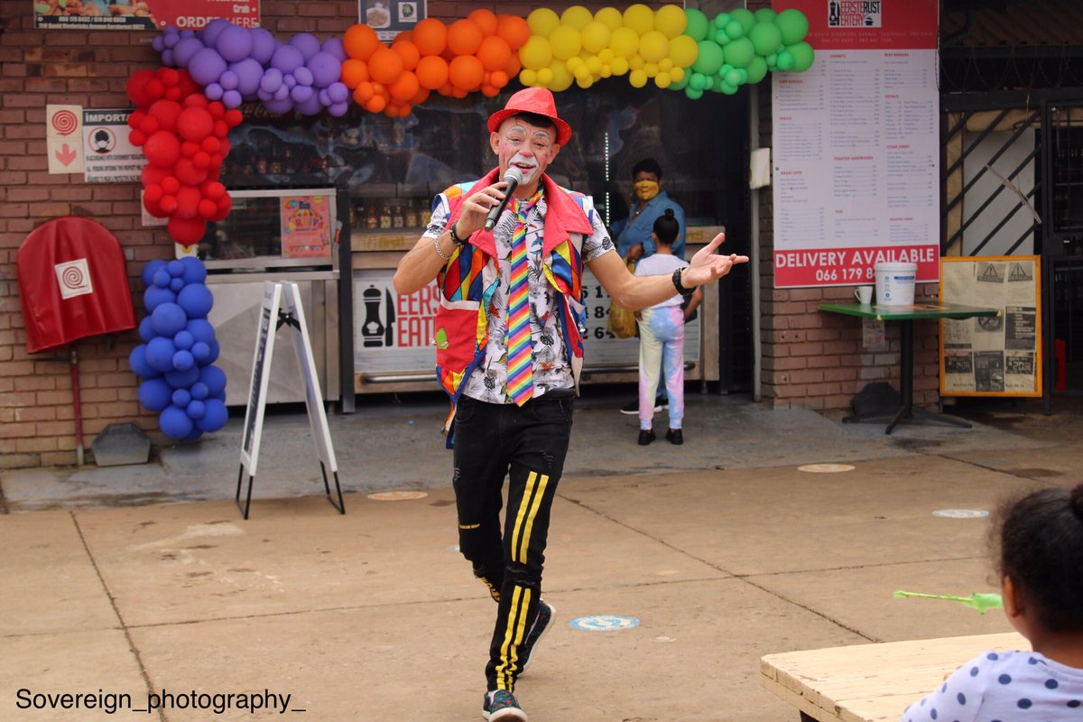 Ollie The Singing Clown #Fun #Entertainment #Sing #Preschool For #Bookings #Contact Pieter Vorster 0610303902 olliedienar.co.za