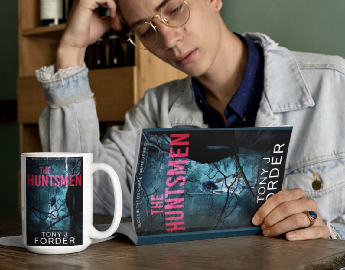 LyndaCheckley's tweet photo. Today I’m on the Blog Tour for The Huntsmen by Tony J Forder and you can read my review here https://t.co/QUklse95B4 “I  loved this book It’s a fabulous read ⭐️⭐️⭐️⭐️⭐️” @TonyJForder #thehuntsmen https://t.co/YGiJkYvIXc