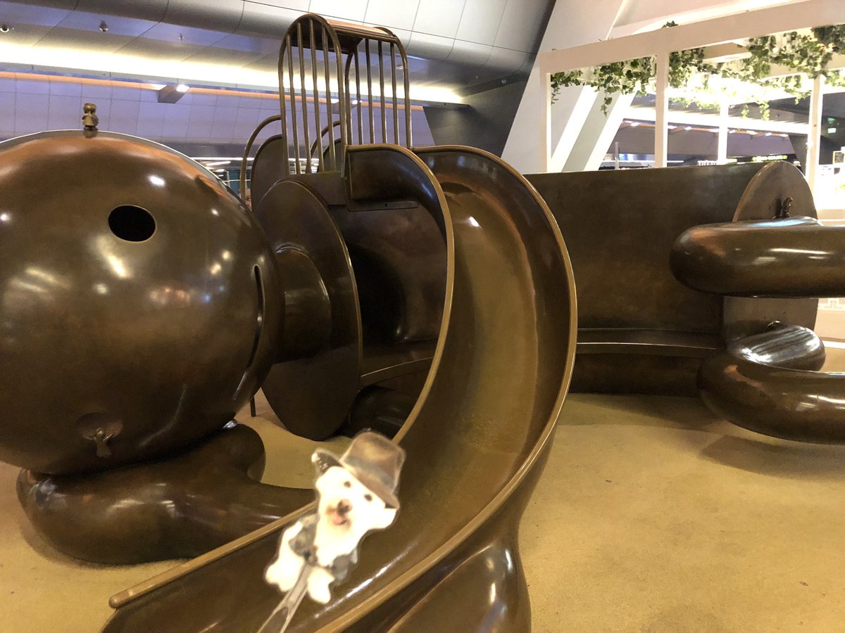 PerfectParker4's tweet photo. Look at this puplayground in the #dohaairport buds! #flatparker #airportart #artiscool https://t.co/7NDI9Xa9vb