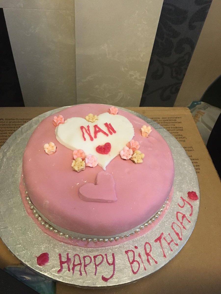 lynneales's tweet photo. It was Emily and Hannah Nan birthday and the girls made these cakes for her very proud of them xx https://t.co/FTyYnDiw82