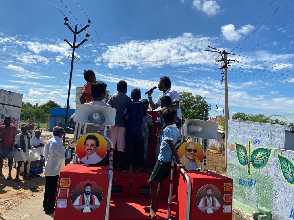 DravidanMedia's tweet photo. கோவை மாவட்டத்திற்குட்பட்ட
அவினாசி சட்டமன்ற தொகுதி 3 ஆவது வார்டு மாவட்ட ஊராட்சி குழு உறுப்பினர் பதவிக்கு போட்டியிடும் 
@arivalayam வேட்பாளர்  *இ.ஆனந்தன்* அவர்களை ஆதரித்து திராவிடன் அறக்கட்டளை சார்பில் @KovaiBabuu தலைமையில் இன்று பிரச்சாரம் செய்யப்பட்டது.
@DMKITwing https://t.co/S9Q3W1npHj