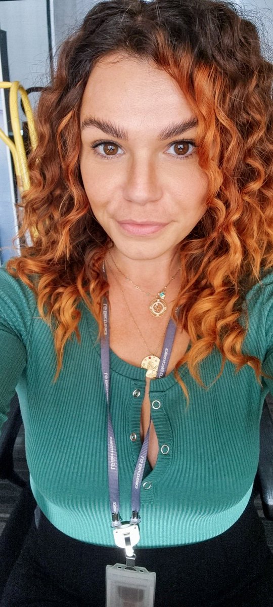 SammiBews's tweet photo. Positivity & Change π
Some very exciting things happening at work right now. I just need to take a moment to enjoy the transition & growth π
Like my hair shine bright always π₯π
#Workgrowth #Avtweeps #Avselfie #Newthings https://t.co/5jKDkpQP82