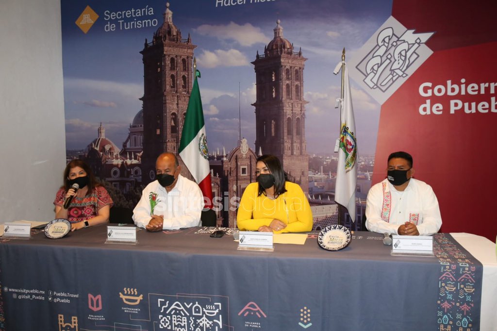 En el marco del #DíaEstatalDelMole se realizará la edición 14 de <a href="/feriadelosmoles/">Feria de Los Moles</a> con el apoyo de @TurismoGobPue <a href="/CulturaGobPue/">Secretaría de Arte y Cultura Puebla</a> <a href="/PueblaCanirac/">CaniracPuebla</a> <a href="/muralpoblanos/">Mural de los Poblanos</a> <a href="/Patio_SanLuis/">ElPatioDeSanLuisPuebla</a> <a href="/fondadesantacla/">Fonda de Santa Clara</a> <a href="/LaTextileria/">La Textileria</a> <a href="/Restaurantnoria/">Restaurante La Noria</a> <a href="/celiascafe101/">Celia</a> <a href="/RestauroSapos/">RESTAURO</a> 
#ElComal #LaLunita #cafenube