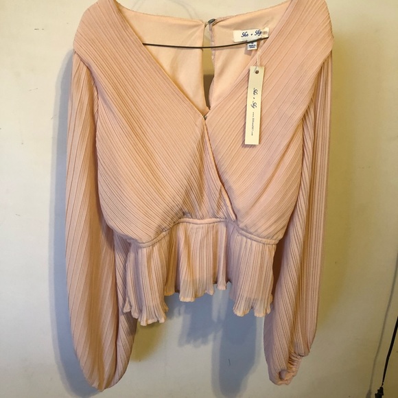 BagLanguageLTD's tweet photo. So good I had to share! Check out all the items I'm loving on @Poshmarkapp #poshmark #fashion #style #shopmycloset #westies #forever21 #urbanoutfitters: https://t.co/VLJ2oQBQDO https://t.co/zWaVlUekDT