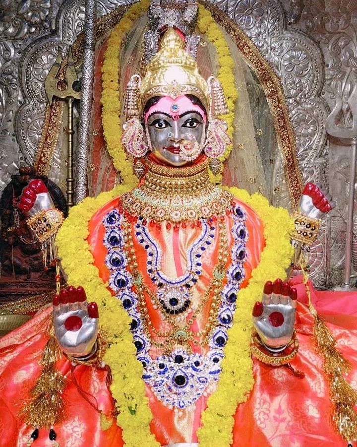 या देवी सर्वभूतेषु शक्तिरूपेण संस्थिता ,
नमस्तस्यै नमस्तस्यै नमस्तस्यै नमो नमः।।

#Navaratri #Harsiddhi #Ujjain