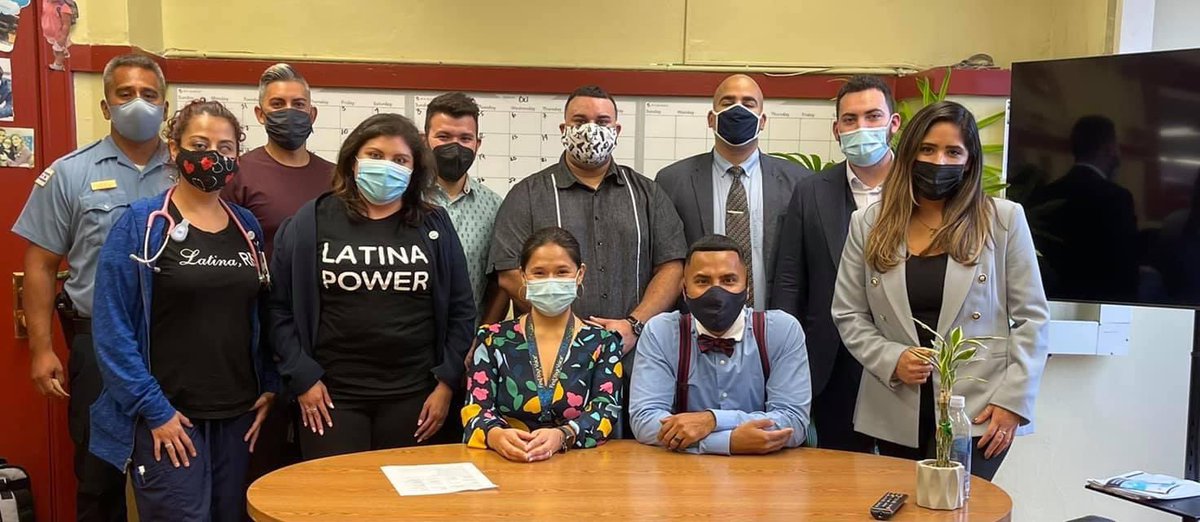 AdelanteConAida's tweet photo. Latino/a career day = BrownExcellence #CPS #HispanicHeritageMonth #CommunitySchool #TangibleRoleModels https://t.co/2BWEKbmoS2