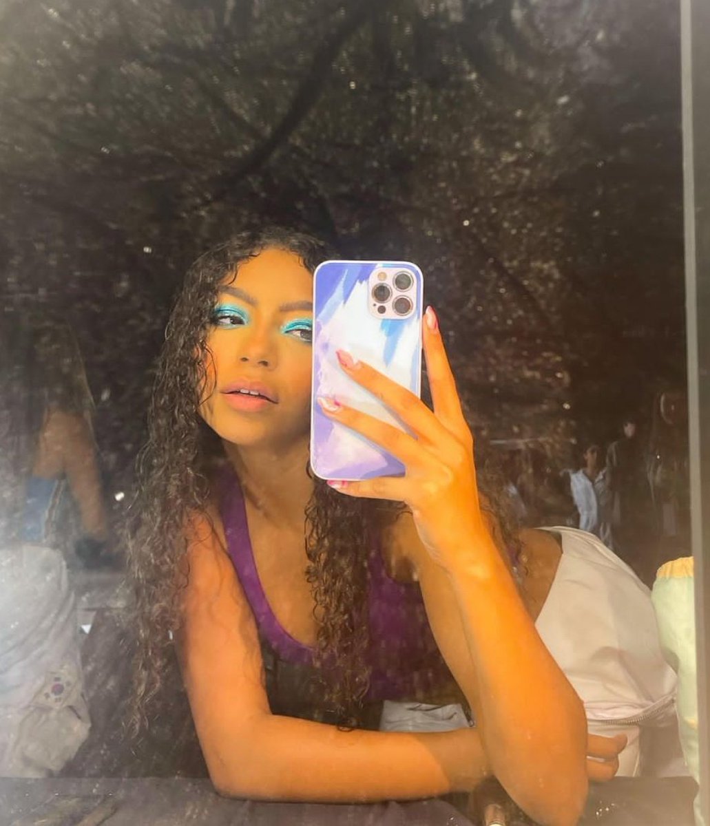 anysunsett's tweet photo. { #31dayswithAny + @anygabrielly }
day 26 uma palavra para defini-la -
{determinada}
é muito difícil definir a Any em uma só palavra, eu admiro tantas coisas nela, mas o que mais me chama atenção é a determinação dela! 💖 https://t.co/Xdb4ZZ3KzP