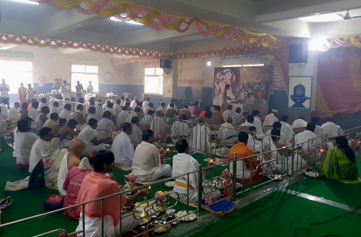 AshramBlr's tweet photo. #ShraddhIsNotAMyth
#Shraddh is done only to pay off salvation of forefathers by Chanting of Vedic mantras by Brahmins...
~ Sant Shri Asharamji Bapu Ashram.
#ThursdayMotivation ~
Here are the glimpses of #श्राद्ध program organized on 6 Oct 2021~
#MahalayaAmavasya at @AshramBlr. https://t.co/ePuIzZxo1w